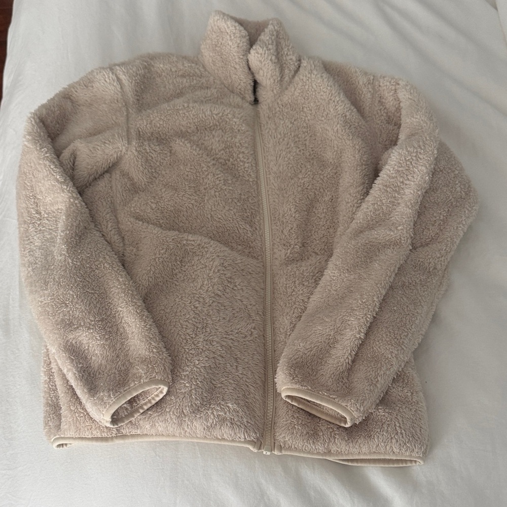 Uniqlo Women's Teddy Jacket in Cream